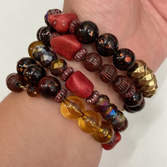 Red and gold beaded memory wire wrap bracelet - Picture 2 of 5